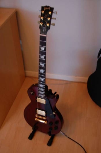 gibson les paul studio wine red gold hardware. Gibson Les Paul Studio Review