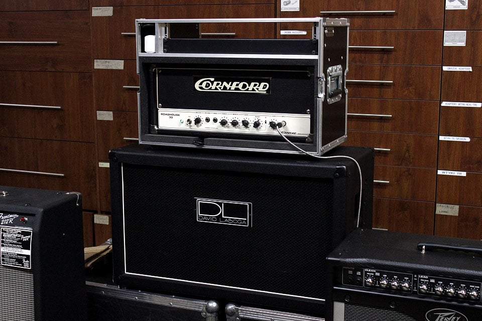 powered 2x12 cabinet