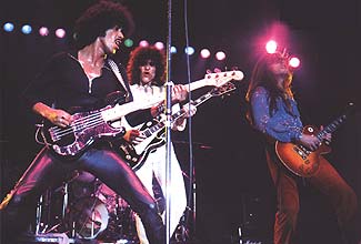 Image:lizzylive2.jpg