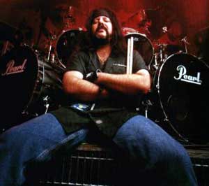 Image:Vinnie-paul.jpg