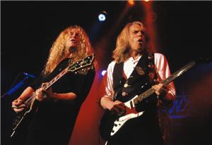 Image:lizzylive.jpg