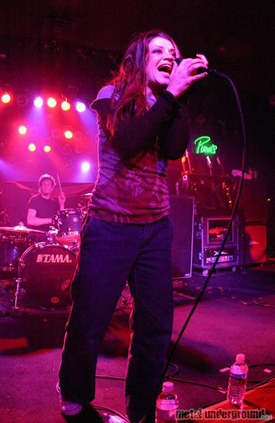 Image:Flyleaf2.jpg