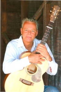 Tommy Emmanuel.