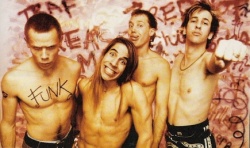 RHCP original foto, left to right: Flea, Kiedis, Irons, Slovak